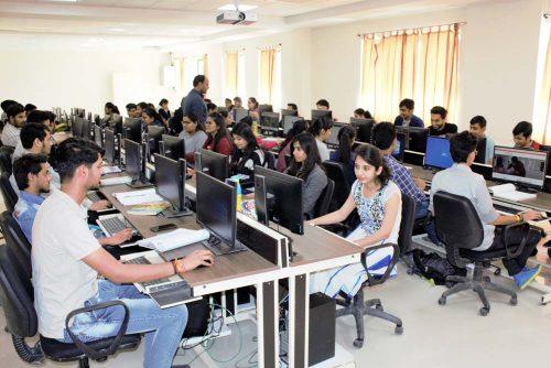 symbiosis-indore-computing-lab-e1531814472598